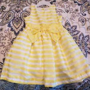 Girl's dress